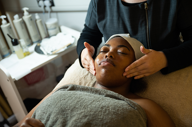 client receiving facial