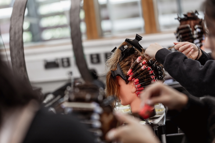 Hairdressing equipment